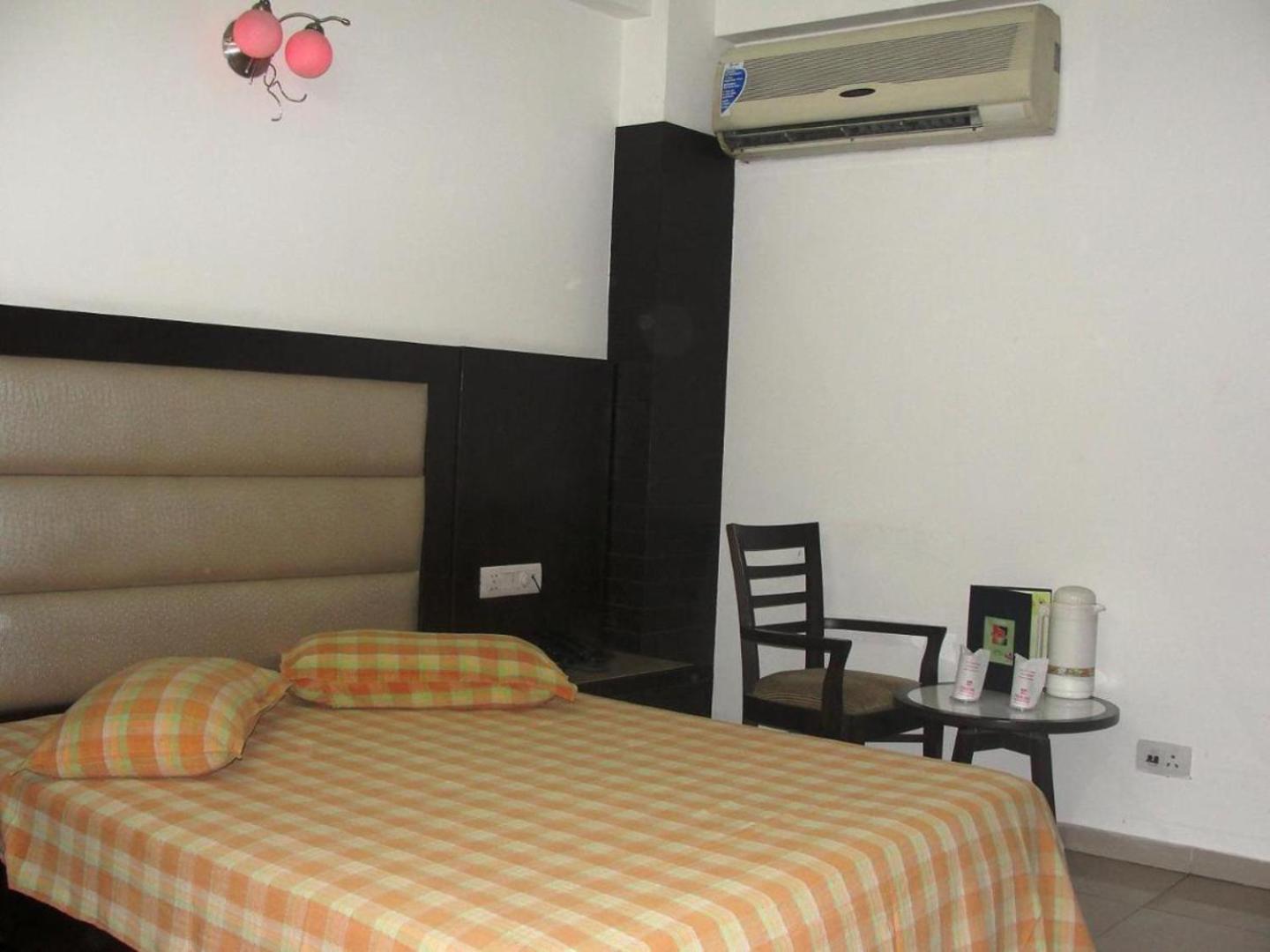 Hotel Chanchal Continental - 02 Mins From New Delhi Railway Station Kültér fotó