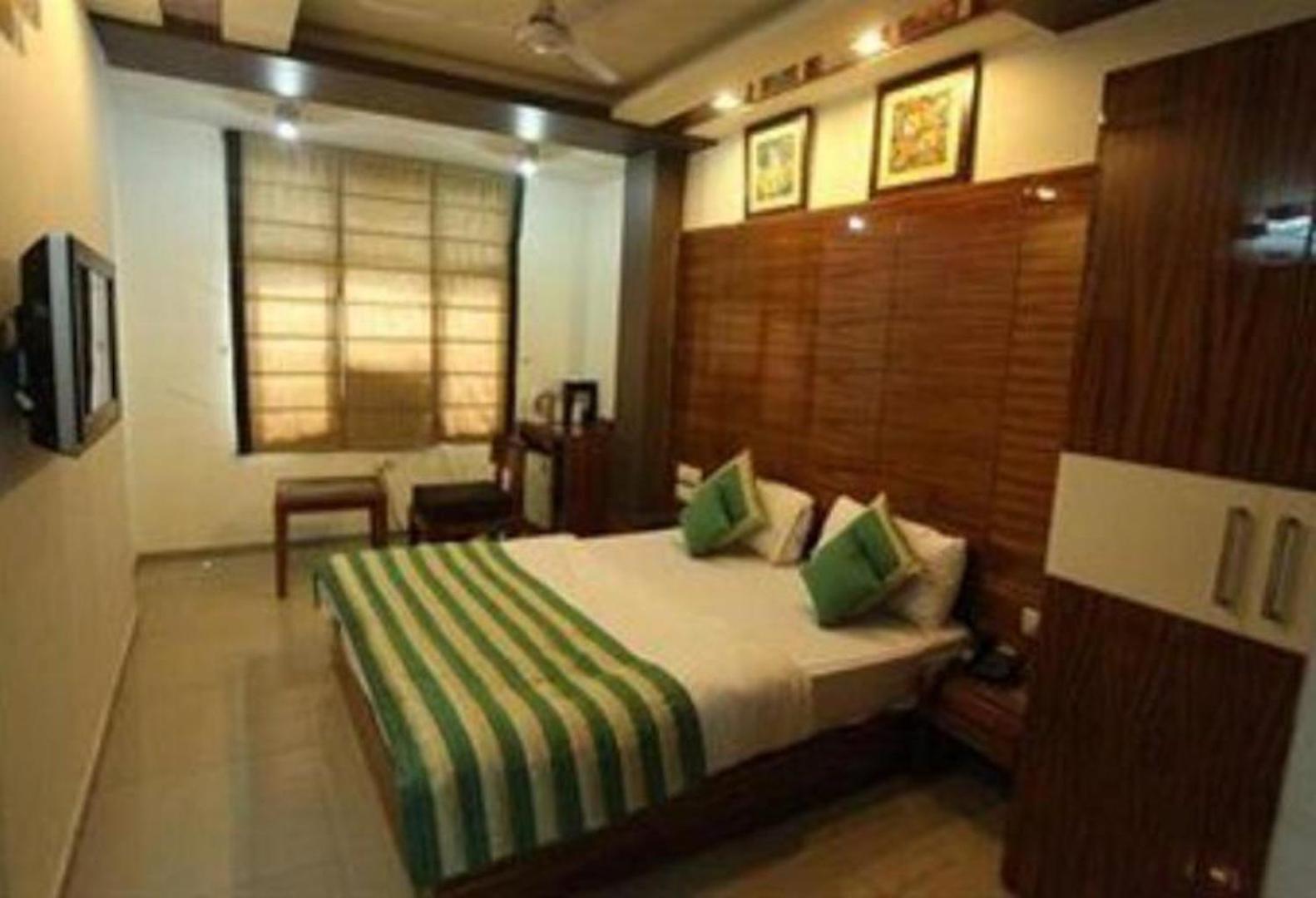Hotel Chanchal Continental - 02 Mins From New Delhi Railway Station Szoba fotó