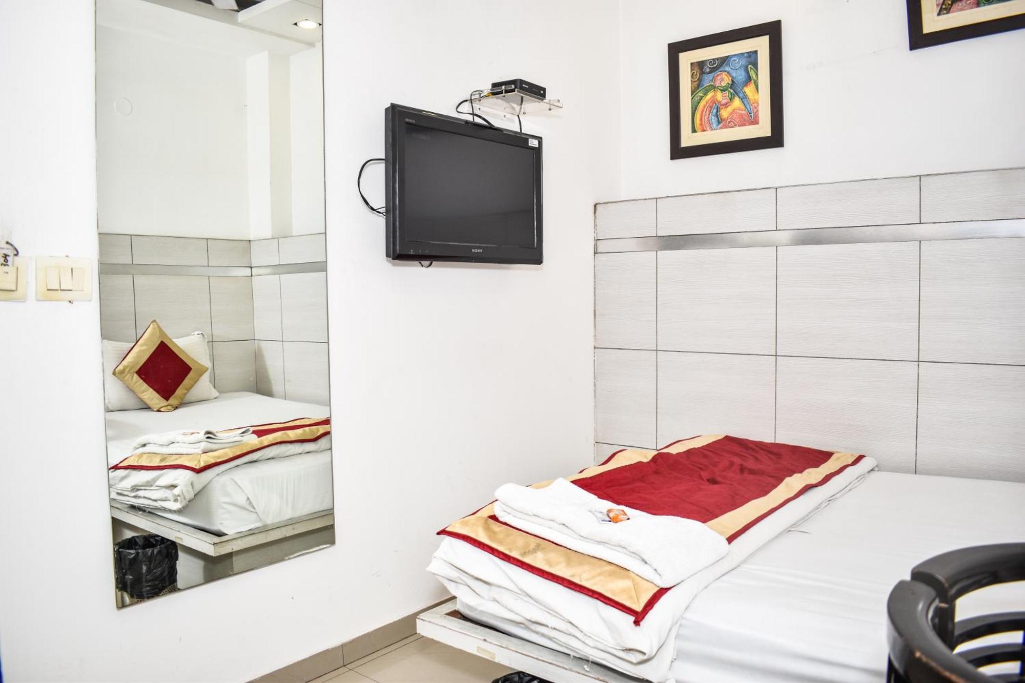 Hotel Chanchal Continental - 02 Mins From New Delhi Railway Station Kültér fotó